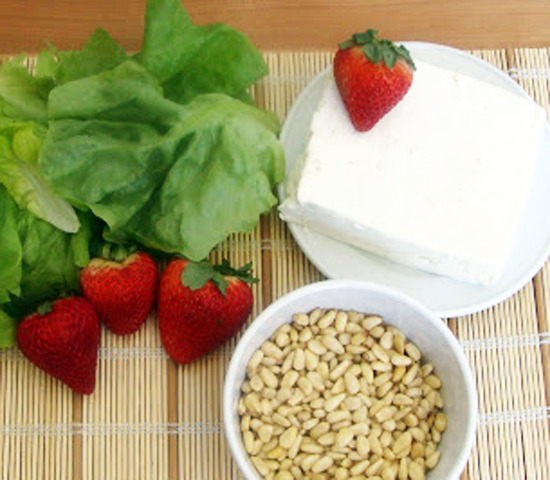 receta-2-frutillas-en-ensalada